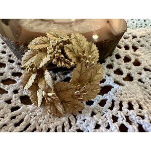 Vintage Crown Trifari Leaf Wreath Brushed Gold Tone Brooch Signed 1 3/4 Inches